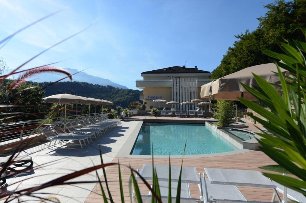 Hotel Ambassador Levico Terme Exteriér fotografie